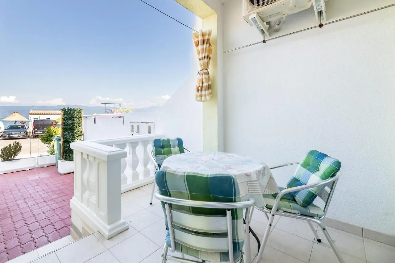 Apartment Beach Holiday Baska