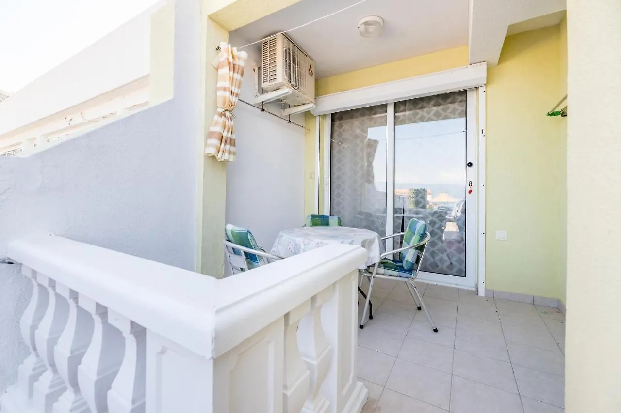 Beach Holiday Baska Apartman