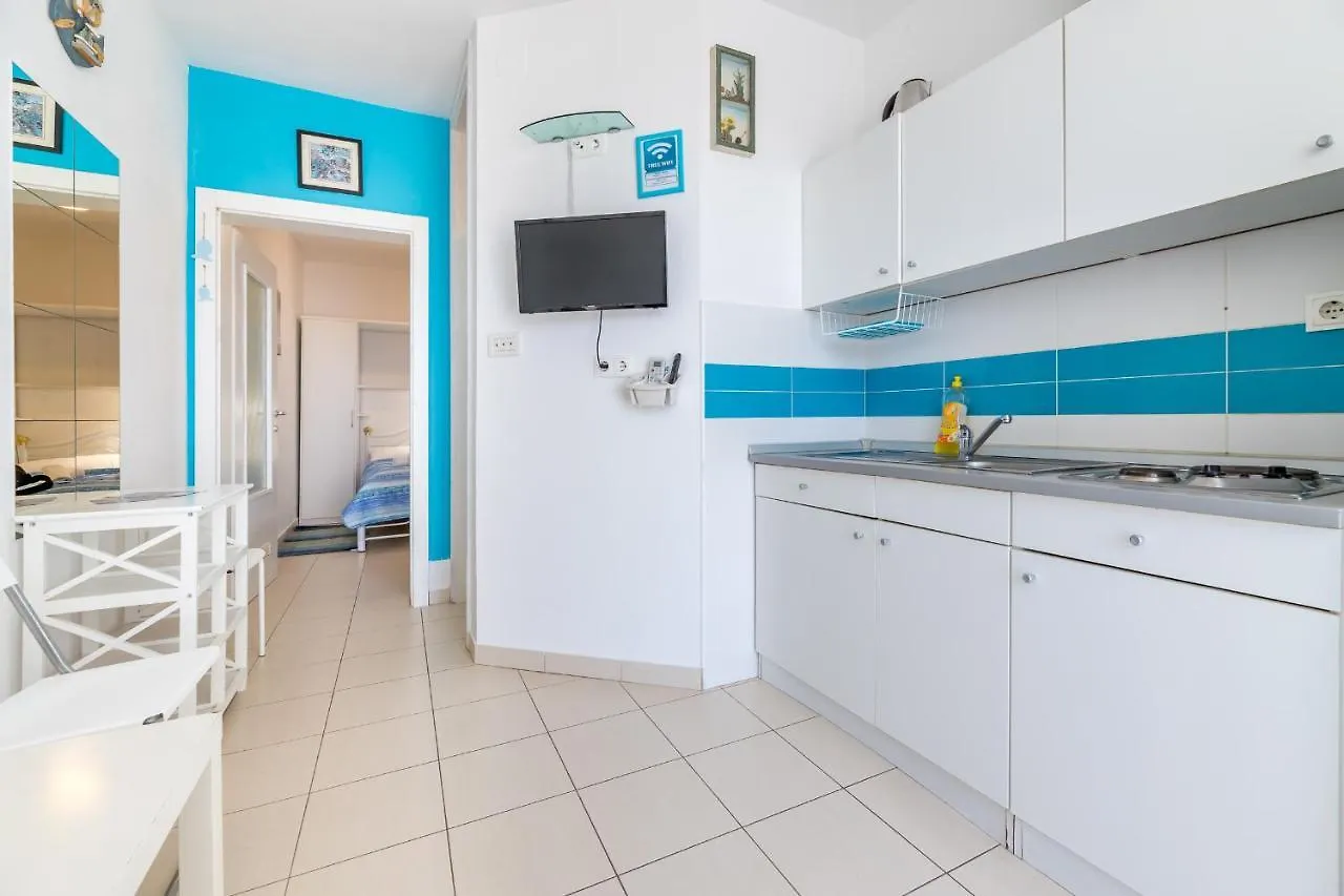 Apartment Beach Holiday Baska Croatia